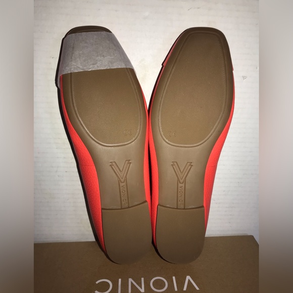 NWB Vionic Klara Cap Toe Flat in Cherry tomato Red Sz 9 Narrow - Picture 5 of 9